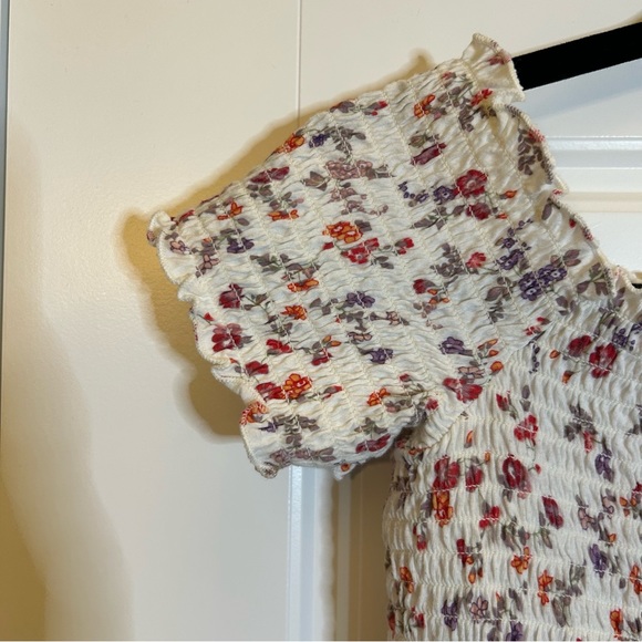 AMERICAN EAGLE OFF THE SHOULDER FLORAL PATTERNED WHITE TOP SIZE SMALL - Picture 3 of 11